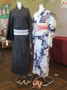 屋代駅市民ギャラリー『夏祭りと杏の特別展!!』にゆかた展示