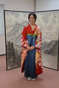 ご卒業おめでとうございます。袴のお着付しました。