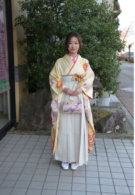 ご卒業おめでとうございます　袴のお着付をしました