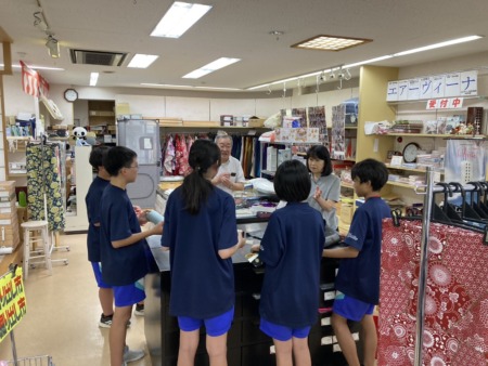 屋代中学校の生徒さんが屋代駅前通り商店街を散策